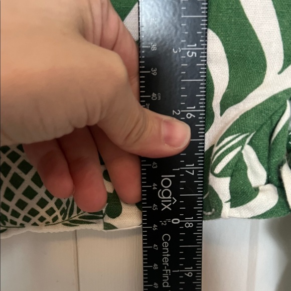 Maison d’Amelie Cropped Tropical Green Leaf Linen-blend Tie-Front Blouse - med - Picture 9 of 11